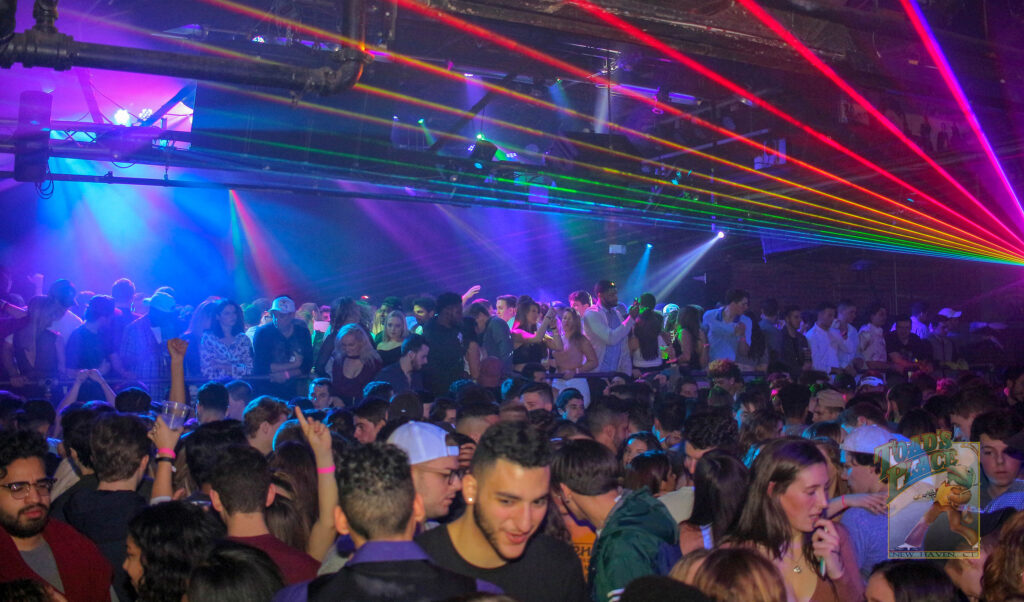 DanceParty_wideangle5